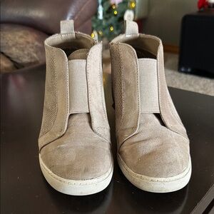 Women’s Tan Slip-On Wedge Booties